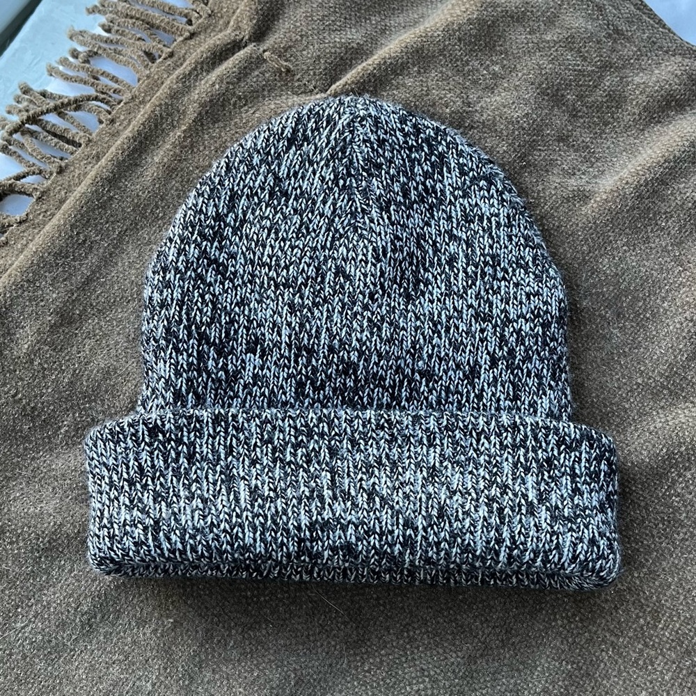 🌟2/$14🌟 Talula salt & pepper cuffed knit beanie hat